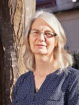 Headshot of Aileen Edards